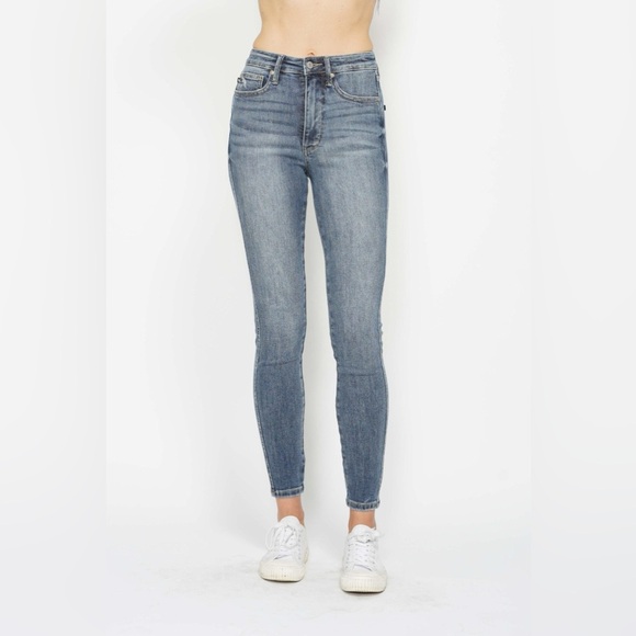 Judy Blue Denim - Judy Blue Full Size Tummy Control Contrast Wash Skinny Jeans